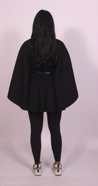JANICE | Eleganter Cape-Mantel mit femininer Silhouette